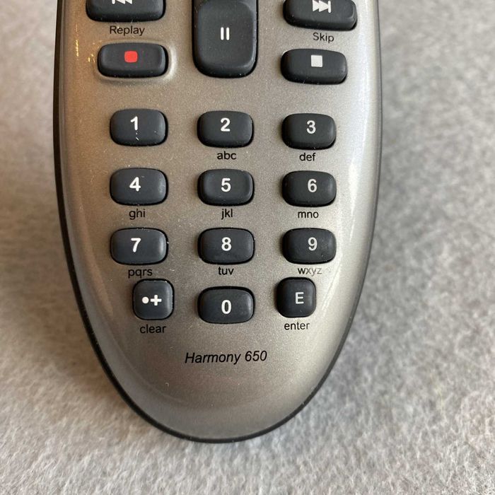 Logitech Harmony 650 универсальный пульт