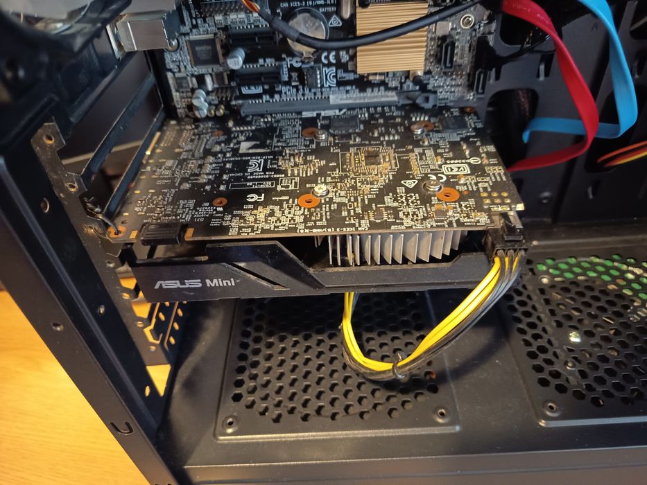 Placa video gtx 950 2 GB DDR5