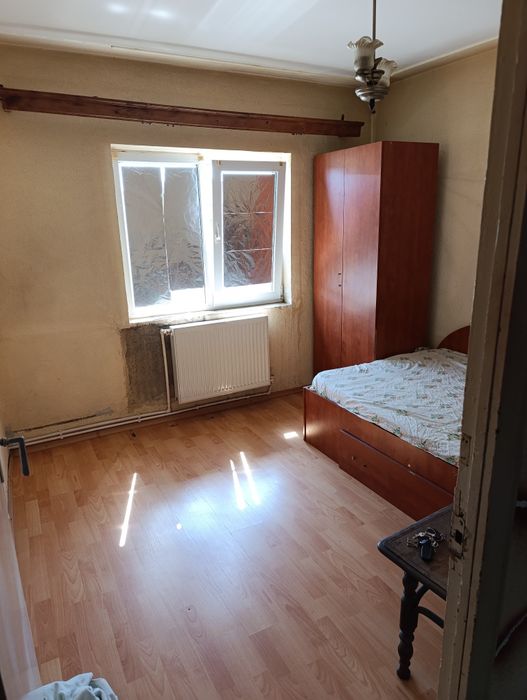 Vand apartament 3 camere etaj 4