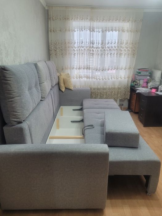 Продам диван  3 метра