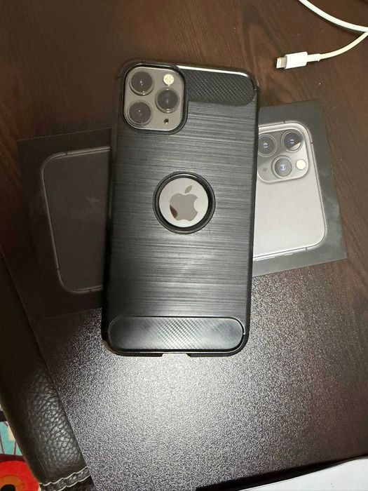 Продавам iPhone 11Pro 256GB.