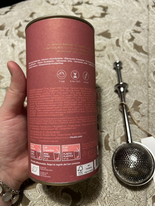 Vand ceai de la Rituals si infuzor inox de la Zara