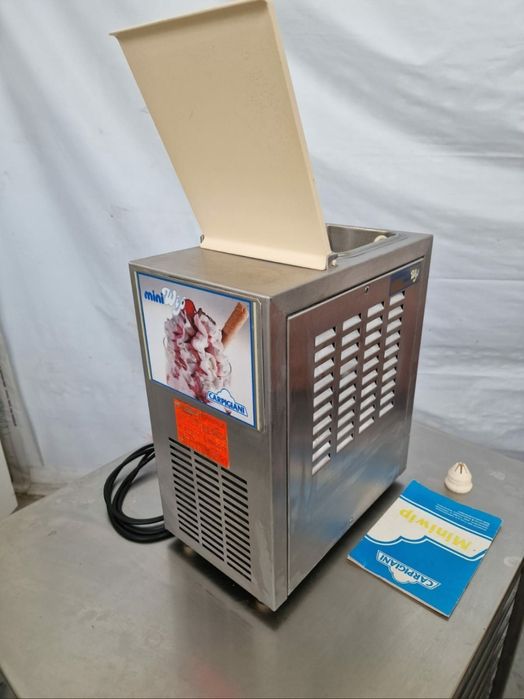 Италианска машина за разбиване на сметана Carpigiani