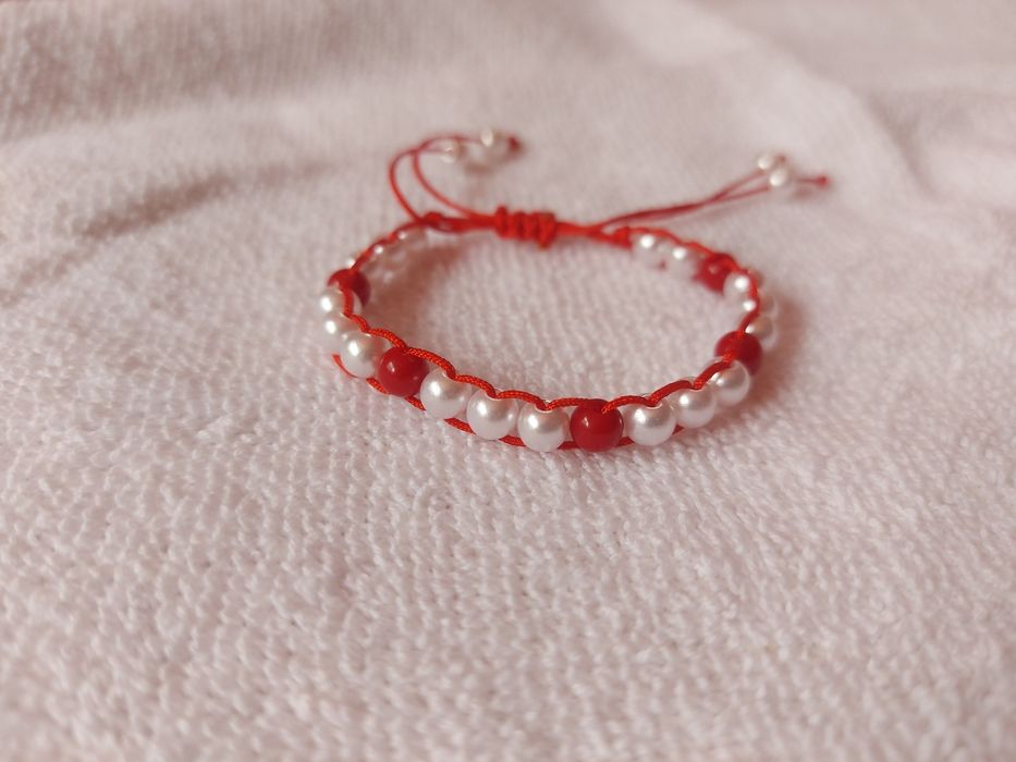 Brățară handmade din șnur cu mărgele colorate, ajustabilă
20
https://v