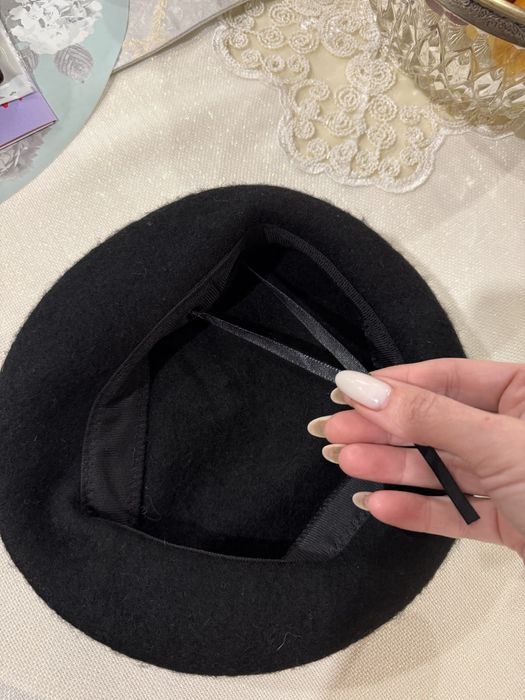 Береты для девочки 3-6 лет . В идеальном состоянии .