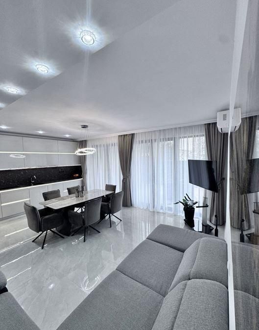 Двуетажна къща, под наем, м-т Фичоза