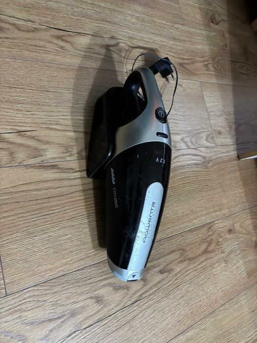 Aspirator de mână Rowenta – reîncărcabil, 7.2V, Cyclonic