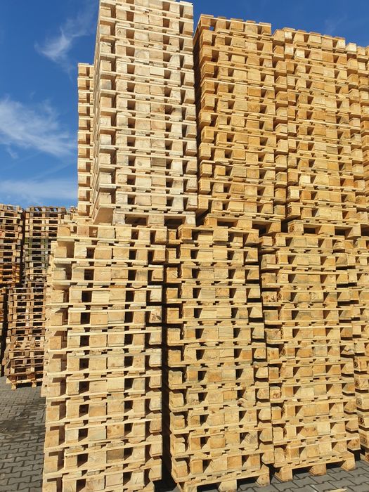 Vând paleti euro și non euro, avem cantități mari