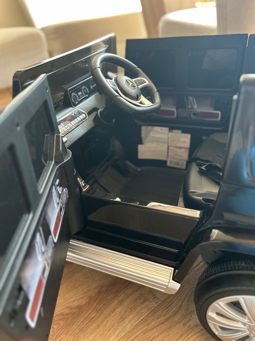 Акумулаторен джип MERCEDES-BENZ с родителски контрол