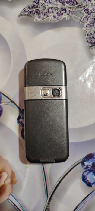 Nokia 6500 слайдер ва Nokia 6070