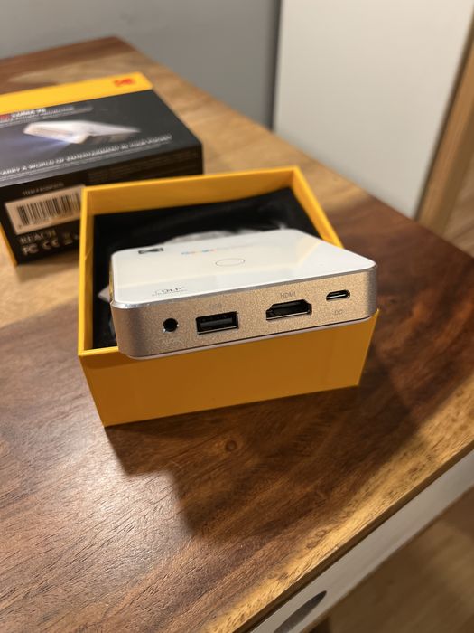 Proiector Kodak Luma 75