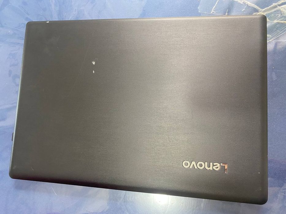 Lenovo va Acer noutbooklar sotiladi