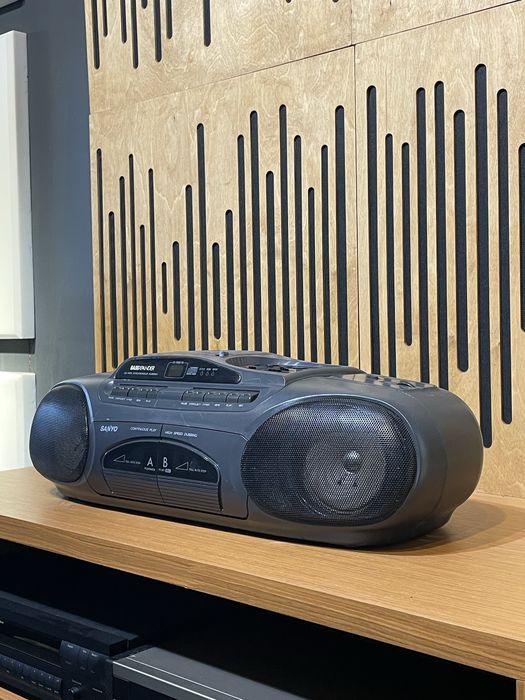 Radio casetofon cu cd boombox sanyo servisat functional