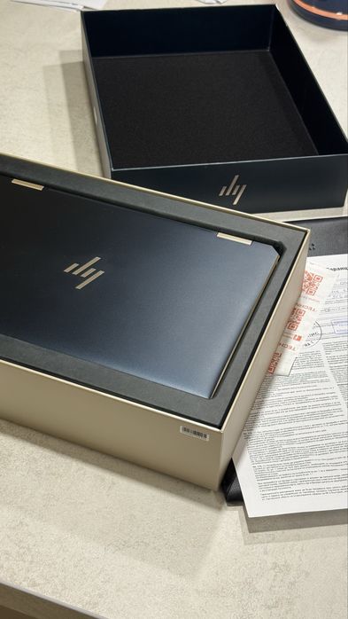 Лаптоп HP Spectre X360 8 ядрен i7/16GB RAM/512GB SSD