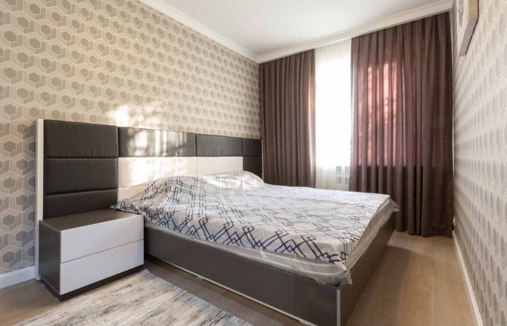 Мирабад Продается 4 комнатная квартира ремонт 110-школа ЦУМ Ц-7