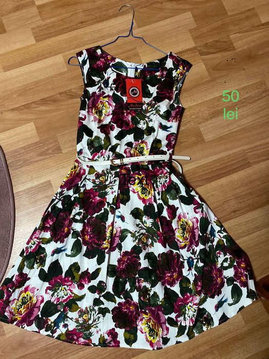 Rochii purtate o singura data,in stare perfect noua!