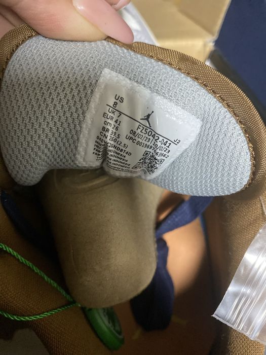 Adidasi unisex nr 41,sunt noi in cutie,Nike Jordan