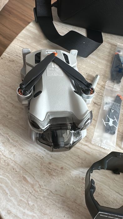 DJI Mini 4 Pro Fly More Combo