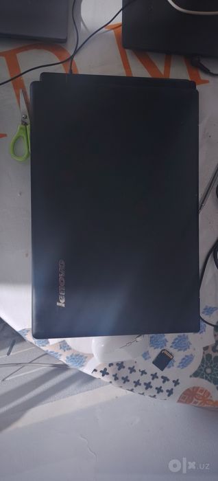 Lenovo noutbook sotiladi