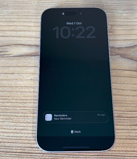Iphone 17 e (100% батерия)