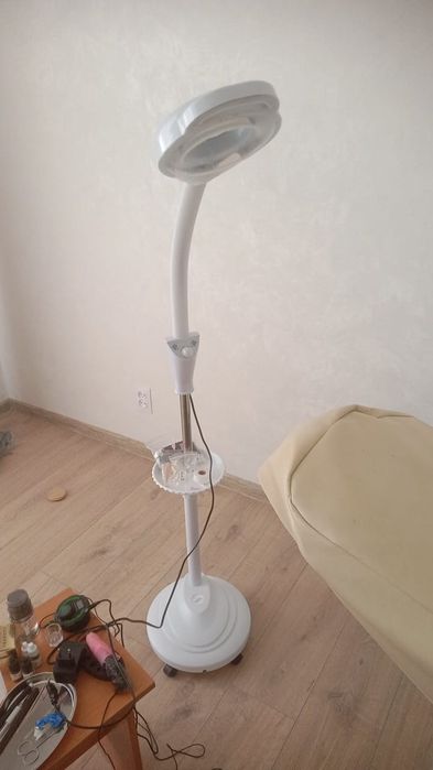 Продам лампу, кушетку