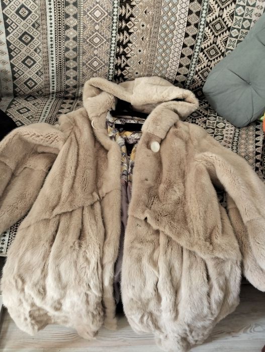 Шубка длиннчя размер 46