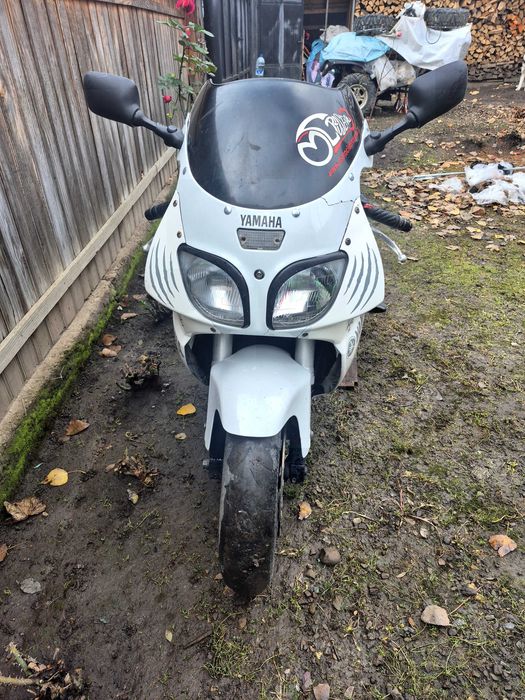 Vând sau schimb cu diverse Yamaha R 750