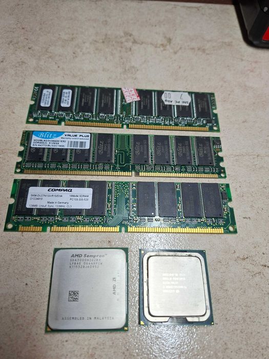 Memorii SDRAM și DDR1 (128MB / 512MB)
