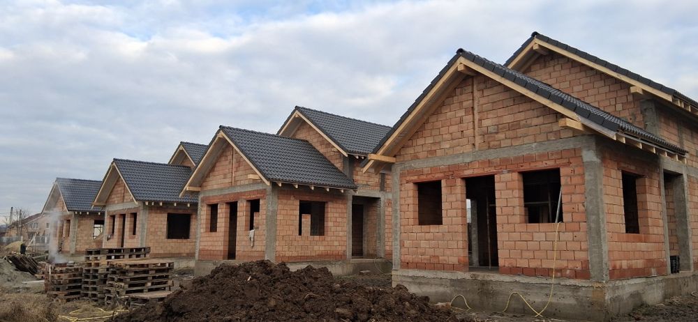 Acoperișuri și montaj