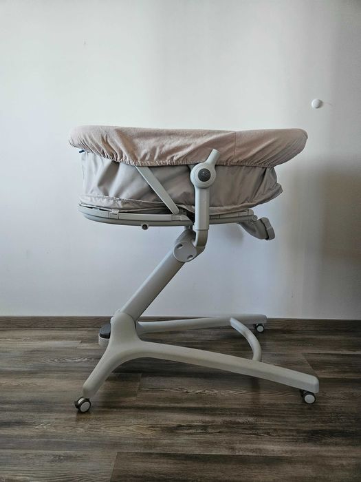 Chicco Baby Hug 4-в-1 с табла и калъф