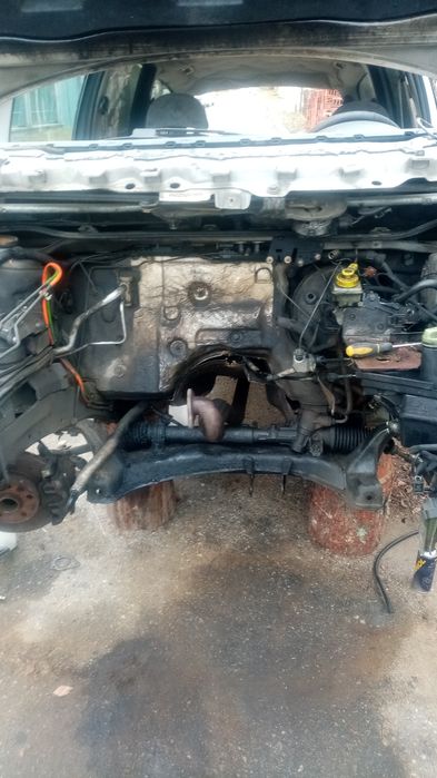 Автомобил на части