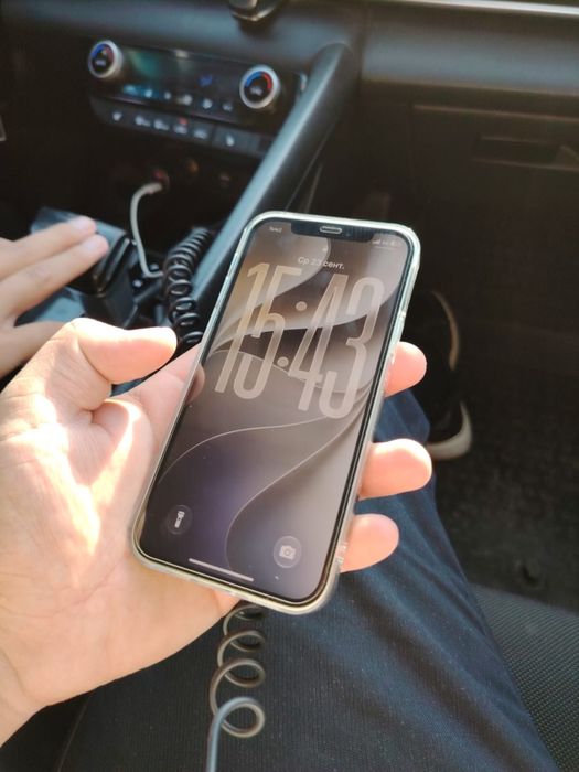 Iphone 12 в отличном состояние