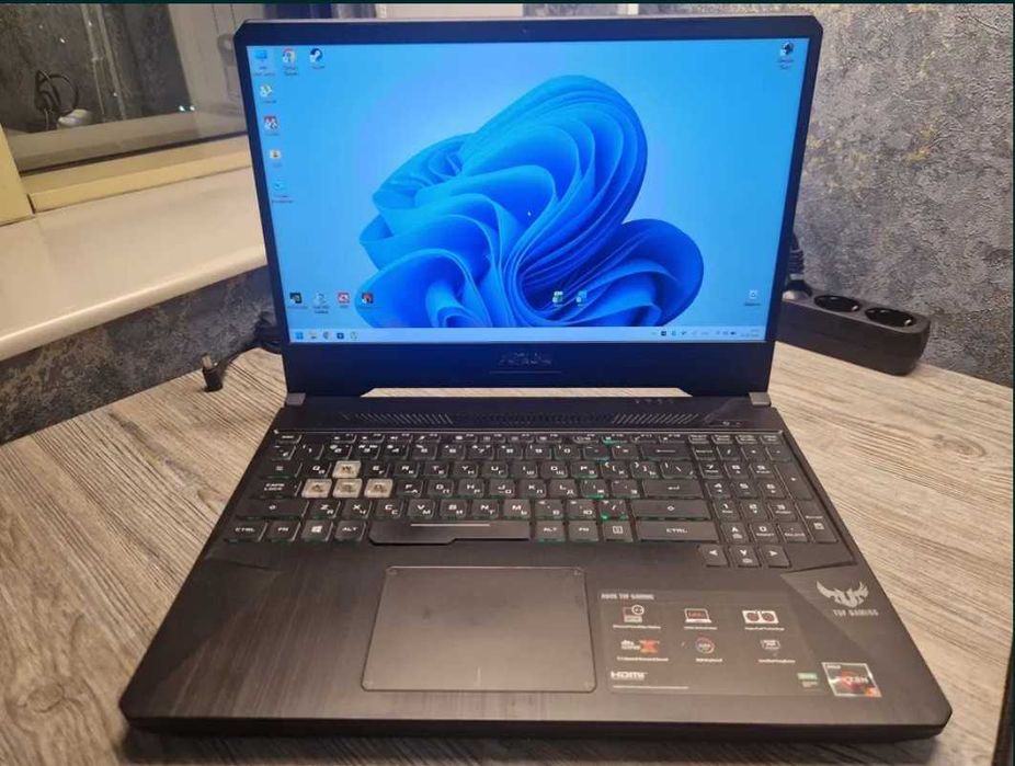 Игровой Ноутбук ASUS TUF Модель FX505DT сост норм