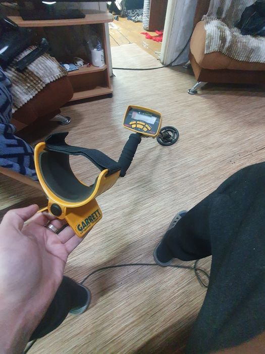 Продам металоискатель