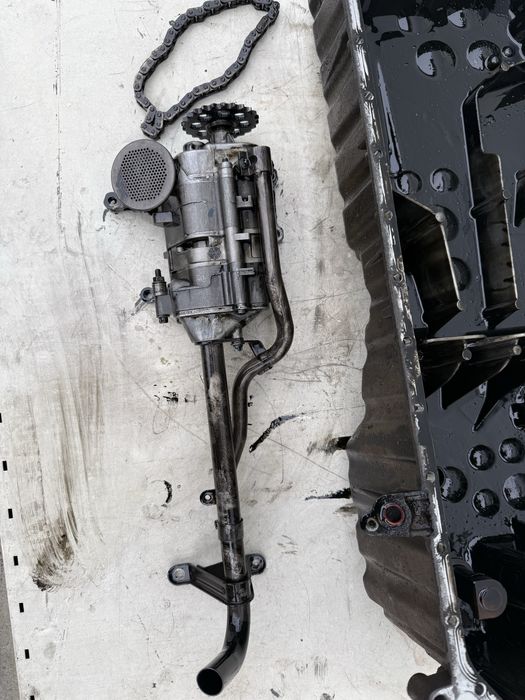 Маслена помпа и картер за 3,2cdi 204k ОМ648 W211 W220 3,2цди