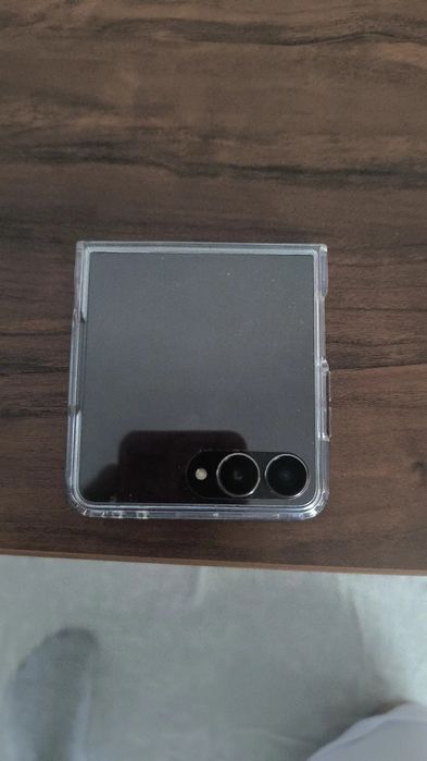 Samsung Galaxy Z Flip7  sotladi kam shlatgan