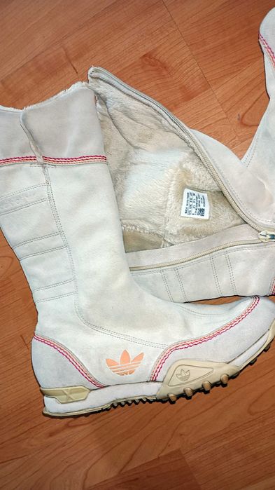 Adidas ботушки естествен велур