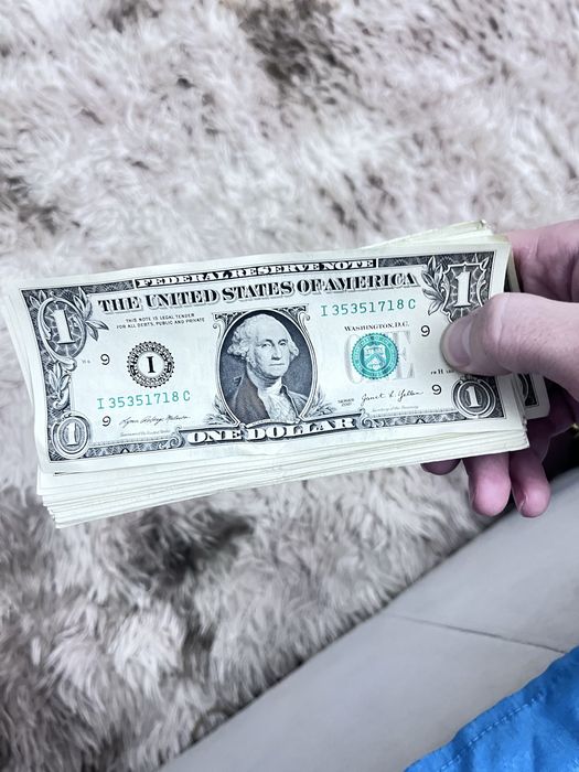 Продам оригинальные 1-долларовые  купюры США