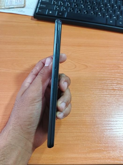 Realmi 9 i  karopka document bor