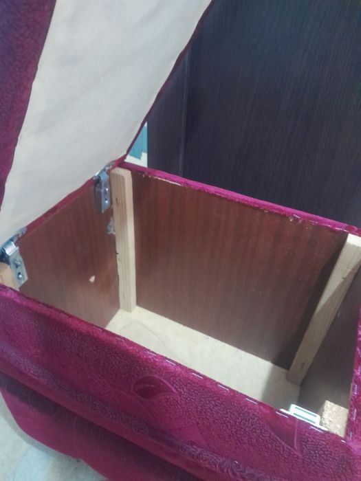 Продам пуфик цвет  бордовый