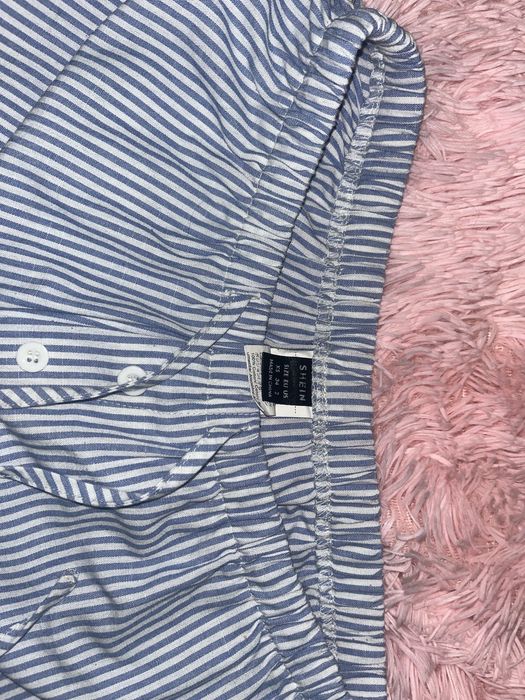 Vand pantaloni scurti