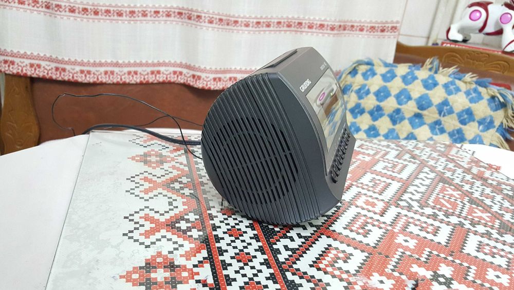 Radio cu ceas Grundig Sonoclock 400 nou (Germania)