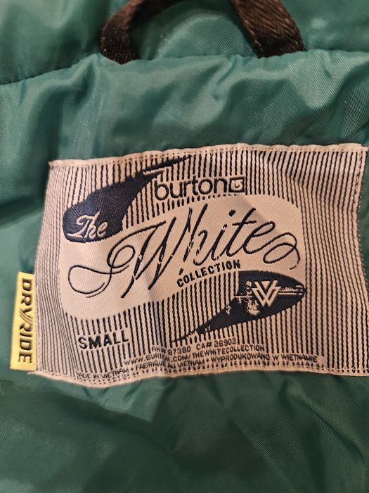 Дамско вталено ски яке Burton