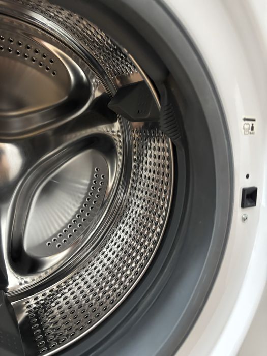 Mașină de spălat cu uscător Beko, 7/4 kg, Inverter, SteamCure - Stare impecabilă