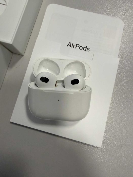 Apple airpods безжични слушалки gen 3