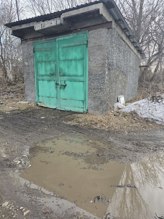 Продам гараж в городе.