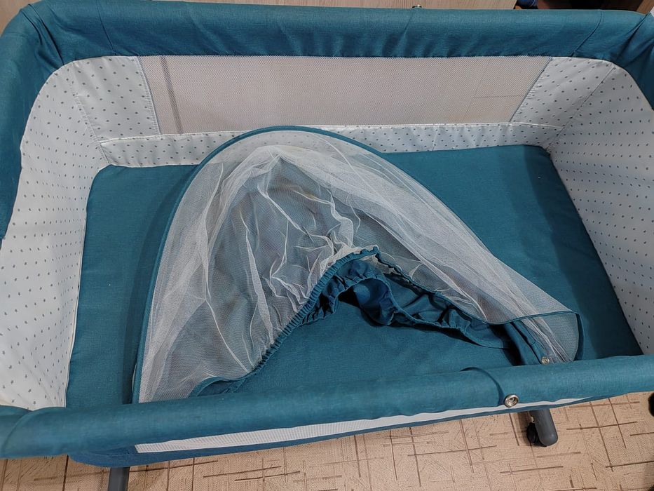 Продам детскуя кровать качалку