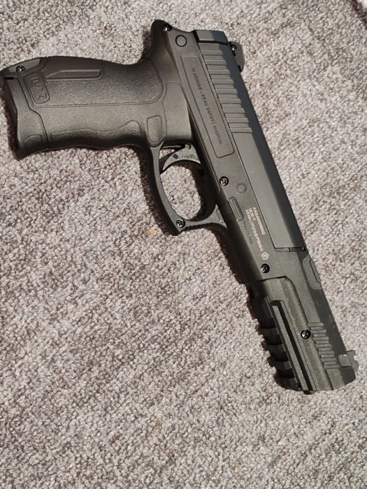 Продава се Airsoft пистолет Umarex  DX-17.