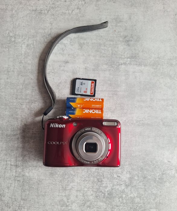 Nikon CoolpixL31 дигитална камера със зарядно и карта памет