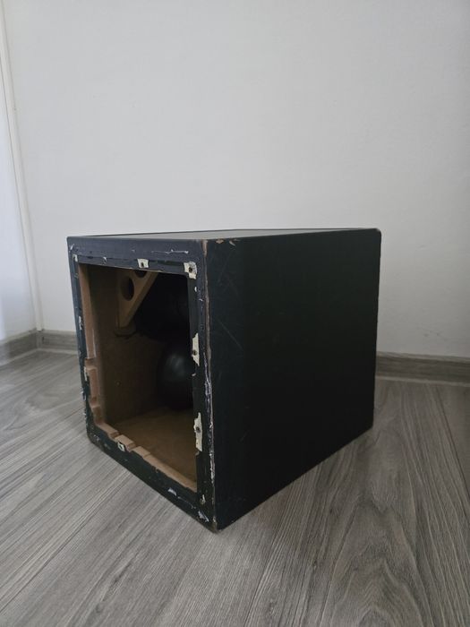 Subwoofer logitech Z906 (cititi descrierea)